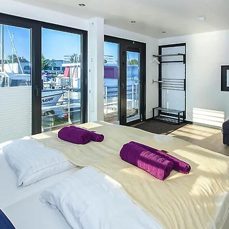 Houseboat Floating Blue Active,