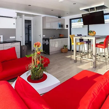 Botel Houseboat Floating Blue Active,